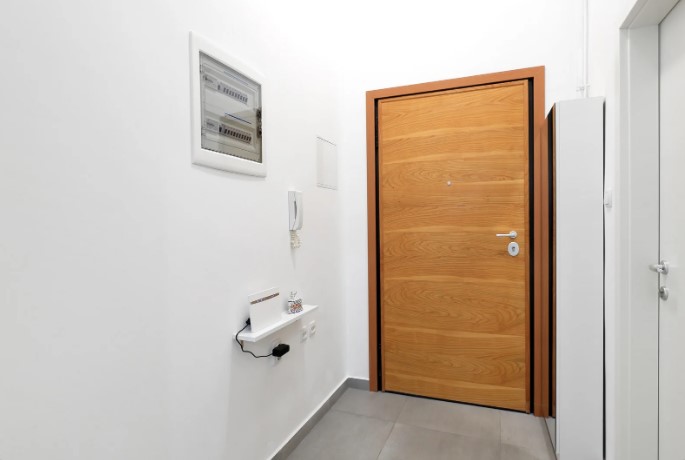 Как правильно установить глухие двери, чтобы не нарушить их функции